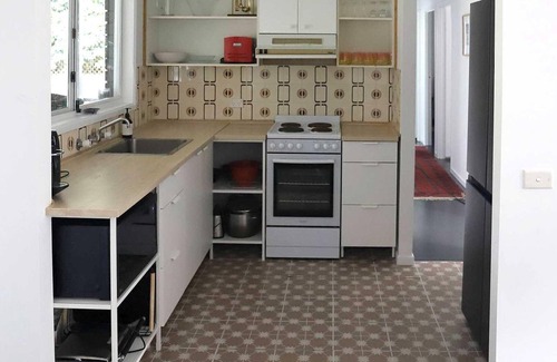 Macmasters Beach House | 'Retro Beach House' by Accom Holidays