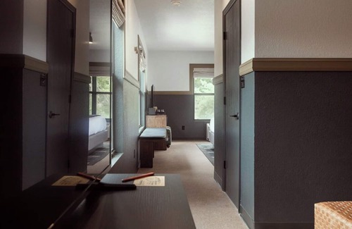 Branson Hotel | Retro Creekside Getaway Just Minutes from Table Rock Lake & Nature Trails