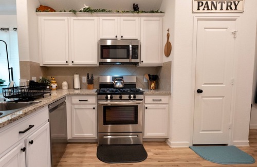 Katy House | Retro Meets Farmhouse: Craftsman Home with amazing Spa like pool & nearby parks