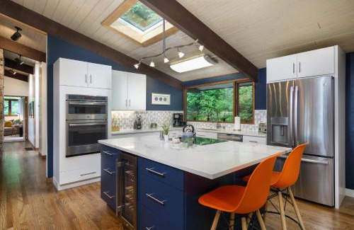 Fairview House | Retro Metro Deck House MCM Gem with Hot Tub & Spectacular Views!