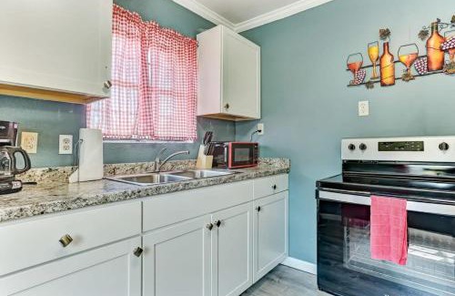 Savannah House | Retro Rainbow at Herb River-Canary Cottage #11