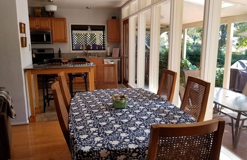 Boyes Hot Springs House | Retro Retreat: Cozy, Moderne, Affordable House in Wine Country.