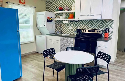 Crystal River House | Retro Retreat-Waterfront,Kayaks,Boatslip,bikes,grill