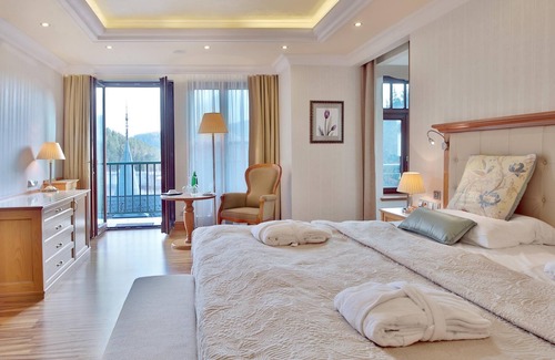 Brezova Hotel | Retro Riverside Wellness Resort