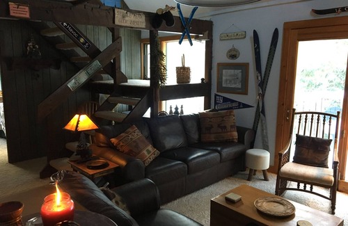 Stratton and Bromley Ski Areas Ski Chalet | Retro Vintage Cabin...Manchester, Bromley, Stratton & Magic Mtn just mins away!