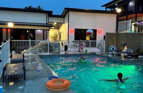 Indian Point Villa | REUNION HEADQUARTERS! 5-Villas, Private Pool, Hot Tub & Game Room! Sleeps 29!