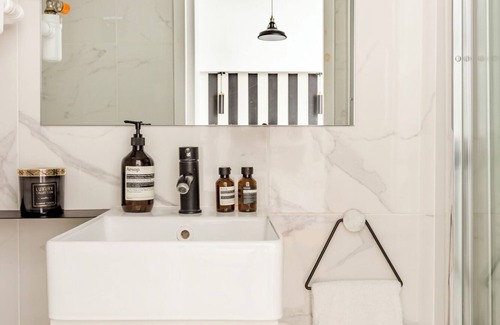 2nd Arrondissement House | Reva Suites
