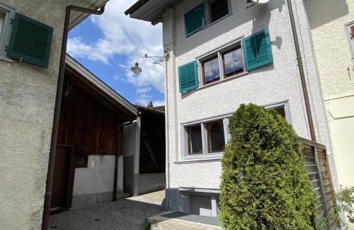 Schwanden Apartment | Revier beim Dorfbrunnen