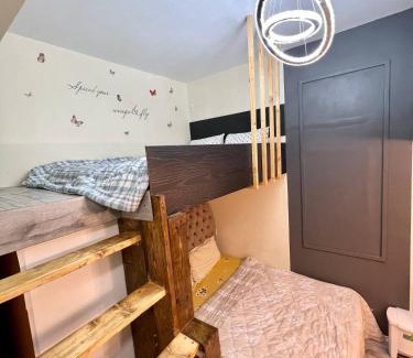Malton House | Rex-4 Room Near Airport