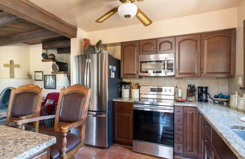Santa Fe House | Rexie's Place | Mountain Views + 10 Min Drive to the Plaza!