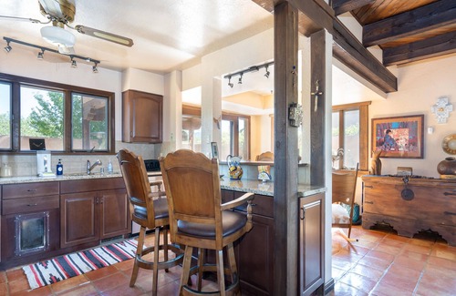 Santa Fe House | Rexie's Place | Mountain Views + 10 Min Drive to the Plaza!