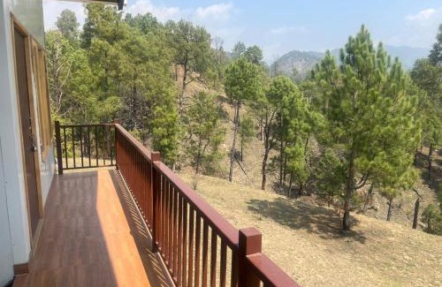 Almora Bed & Breakfast | Reys Cafe and Boutique Cottage - A Jungle Stay