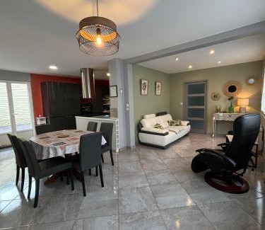 Dieppe Apartment | Rez-de-chaussée de plain-pied avec parking privé au centre ville