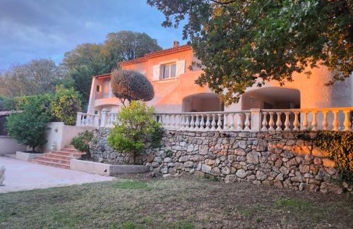 Draguignan House | Rez de villa , beau jardin avec piscine