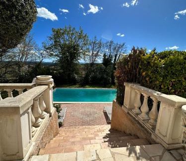 Draguignan House | Rez de villa , beau jardin avec piscine
