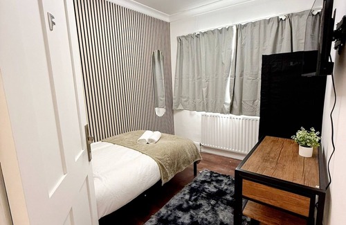 Dudden Hill Hotel | RF-Comfy room for 1 in Wembley!