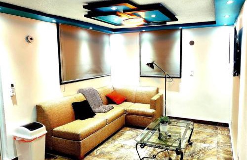 Cangrejo Arriba Apartment | RH los angeles (#2) 2do floor front of airport