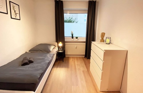 Rheine Apartment | RH02 - Spacious holiday apartment with balcony in Rheine, 85 sqm, 4 rooms, max. 7 people