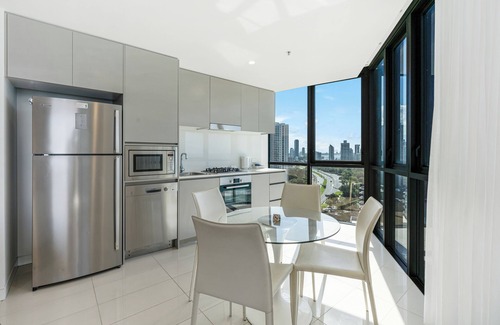 Surfers Paradise Apartment | Rhapsody Resort