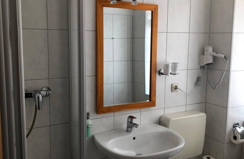 Rheindorf Hotel | Rheinischer Hof Leverkusen