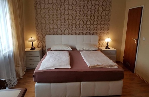 Rheindorf Hotel | Rheinischer Hof Leverkusen