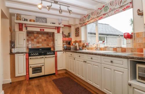 Newborough House | Rhianfa