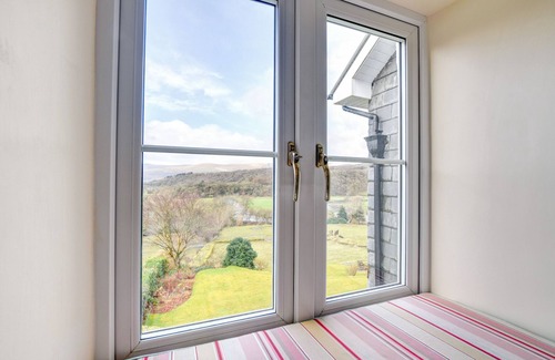 Derwenlas House | Rhiwlas - Eight Bedroom House, Sleeps 16