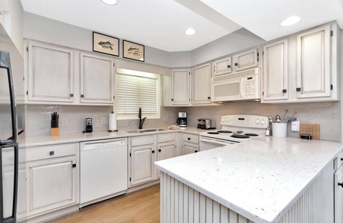 Blowing Rock Condo | Rhododendron 4 | Restaurant, Pool, Spa