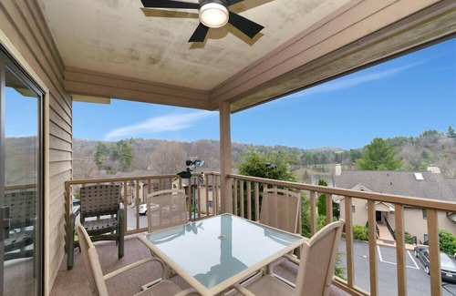 Blowing Rock Condo | Rhododendron 4 | Restaurant, Pool, Spa