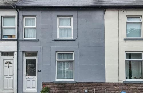 Abergavenny House | Rhona's Cottage