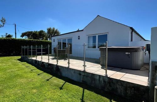 Rhyd-y-clafdy House | Rhos Y Foel Cottage