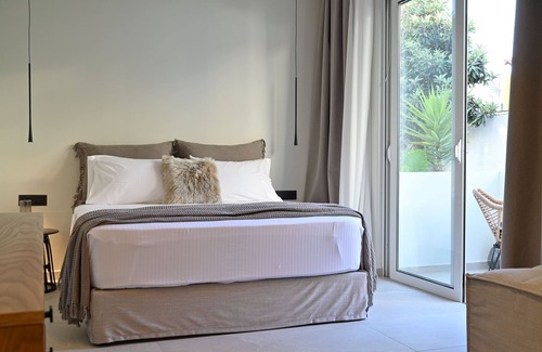 Ialyssos House | Rhotheon Suites in Ialysos Rhodes