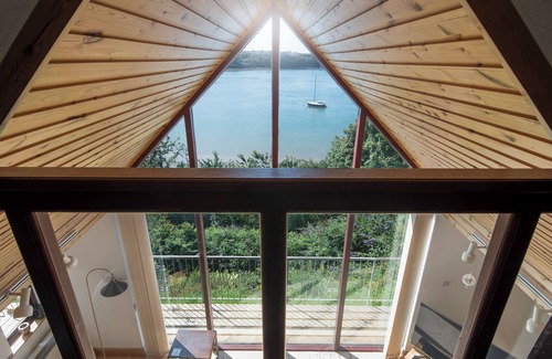 Neyland Cottage | Rhyd y Groes Bach, Holiday Cottage Burton, Sleeps 6, 3 bedrooms, bathrooms