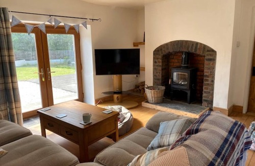 Llandysul House | Rhydwen Cottage - Cosy and Quiet