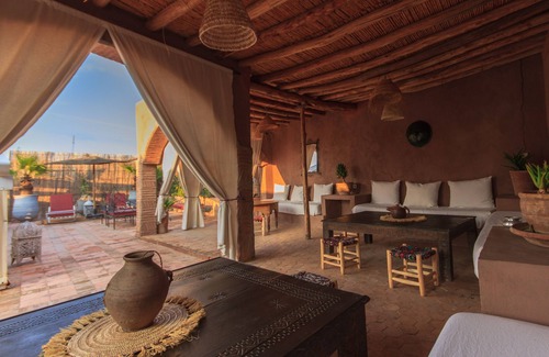Zaouia Sidi Rhalem House | Riad in the heart of the medina: swimming pool, terrace and hammam for 23 people