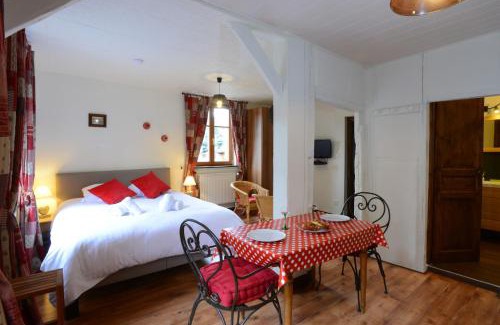 Ribeauville Apartment | RIBEAUVILLE city center - Gîte des Ménétriers, LE TOKAY -