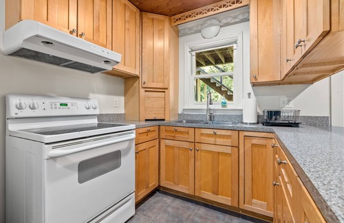 Auburn House | "Richland Retreat"- Roomy and Relaxing. 6 BR on 5 acres, 8 min. to Jordan-Hare