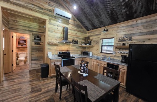 Board Camp Cabin | Ride your ATV 3 miles to WPG, Cozy Cabin, Slps 5