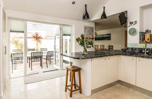 Mullion Cottage | RIDGEBACK HOUSE, family friendly, with a garden in Helston