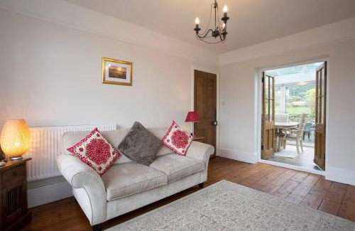 Glastonbury House | Rie's Retreat - The Whole House