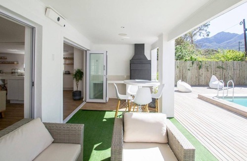 Bantry Bay Villa | Riebeeck Villa - 5 min walk to Franschhoek Central