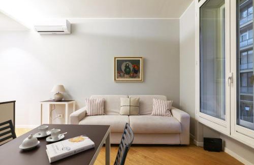 Tricolore Apartment | Rifugio Chic in Centro Milano