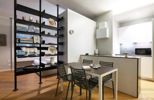 Tricolore Apartment | Rifugio Chic in Centro Milano
