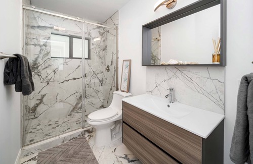 Bel Air House | Right at the Beach Miami Florida Luxury Renovated Villa Pool Gated community
