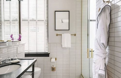 Midtown Hotel | Right in the Heart of Manhattan! 3 Deluxe Double Queen at Refinery Hotel!