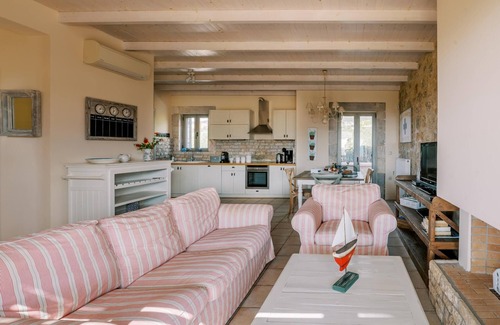 Riglia Villa | Riglia Villas - Villa Stone.
