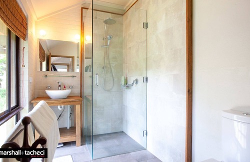 Barragga Bay House | RIKKARA 5 - Beach and Bush Retreat