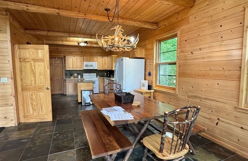 Clarkridge Cabin | Rim Shoals River Cabin - private boat dock, walk-in fishing access sleeps 14