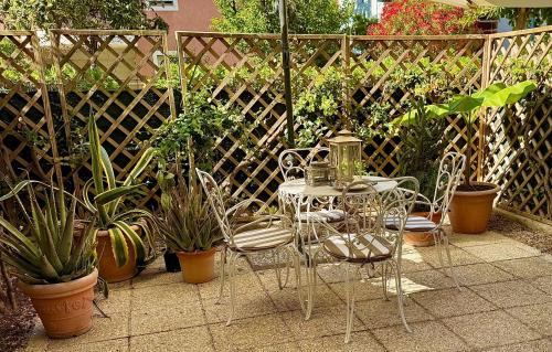 Rimini Apartment | Rimini centro - Residenza Romy con giardino - 5 posti letto