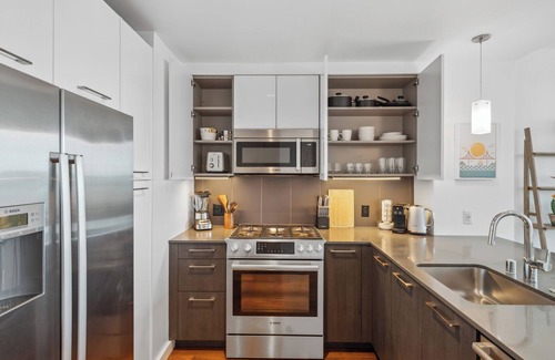 Rincon Hill Apartment | Rincon Hill 1 BR w/Office by Anyplace - 11654